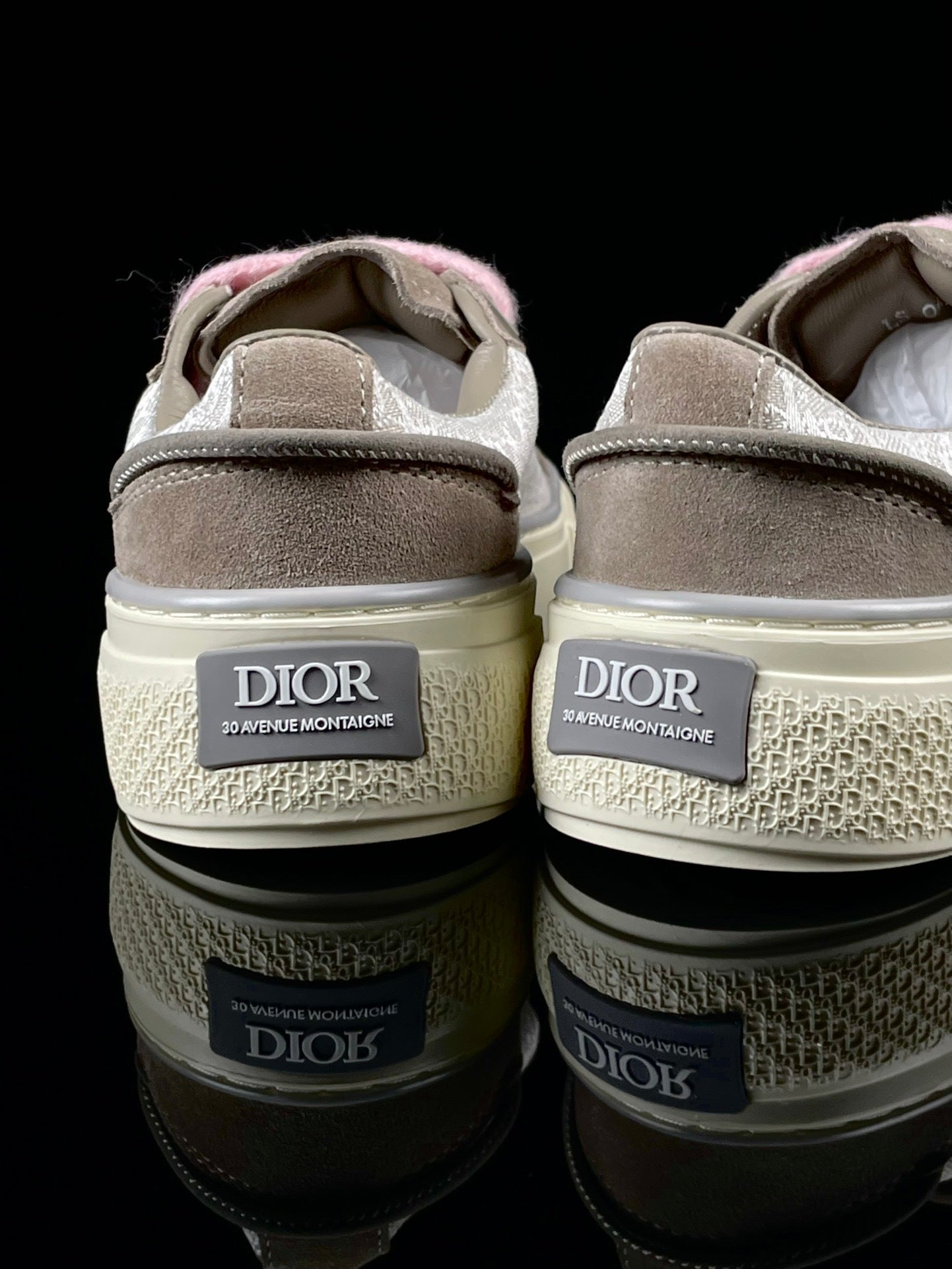 DIOR B33 Low-Top Sneaker in Grey Dior Oblique Jacquard with Pink Mohair Laces