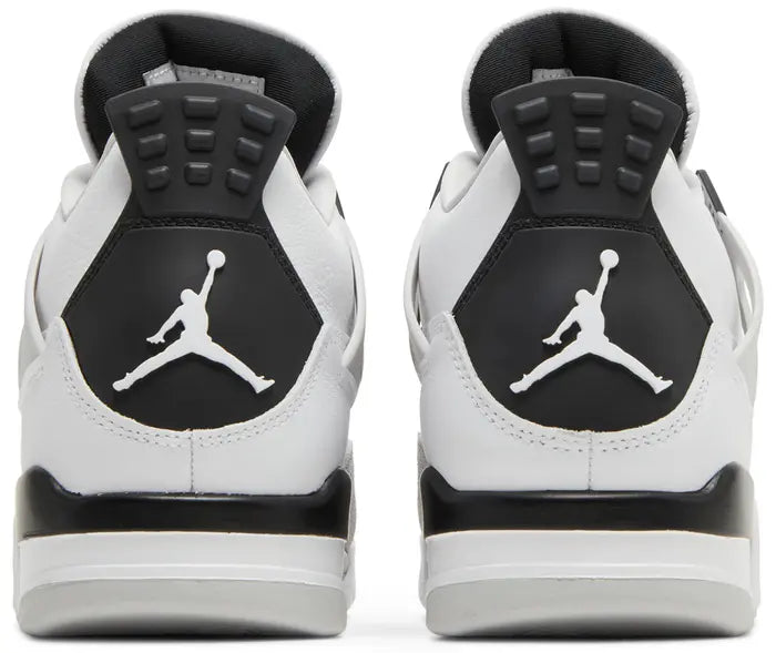 JORDAN 4 RETRO "MILITARY BLACK" - A MUST-HAVE SNEAKER!