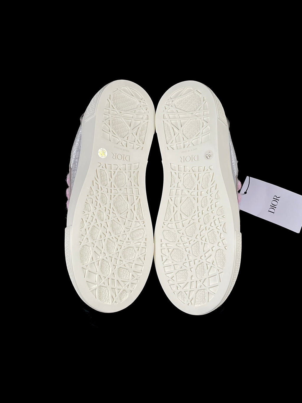 DIOR B33 Low-Top Sneaker in Grey Dior Oblique Jacquard with Pink Mohair Laces