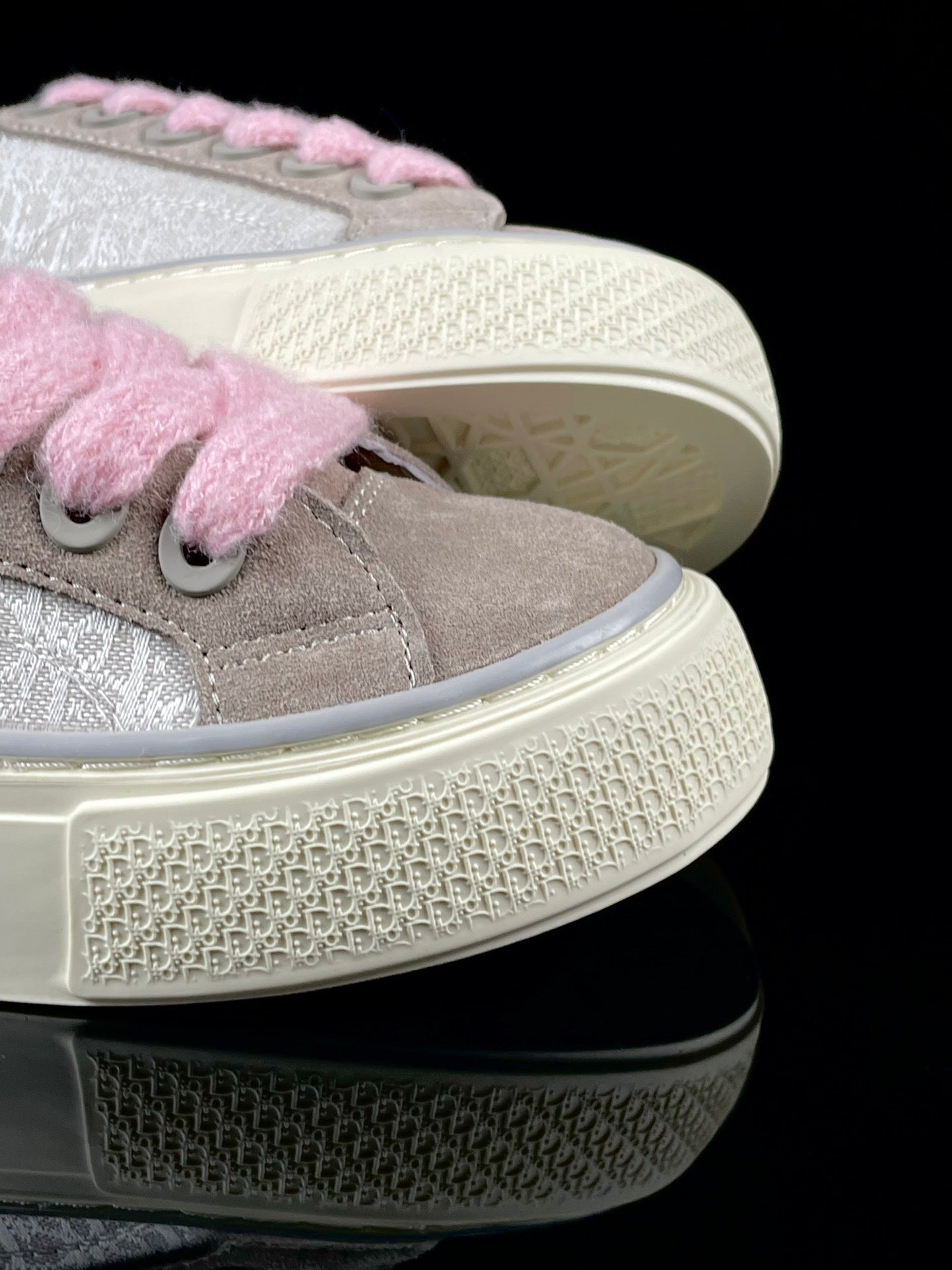 DIOR B33 Low-Top Sneaker in Grey Dior Oblique Jacquard with Pink Mohair Laces