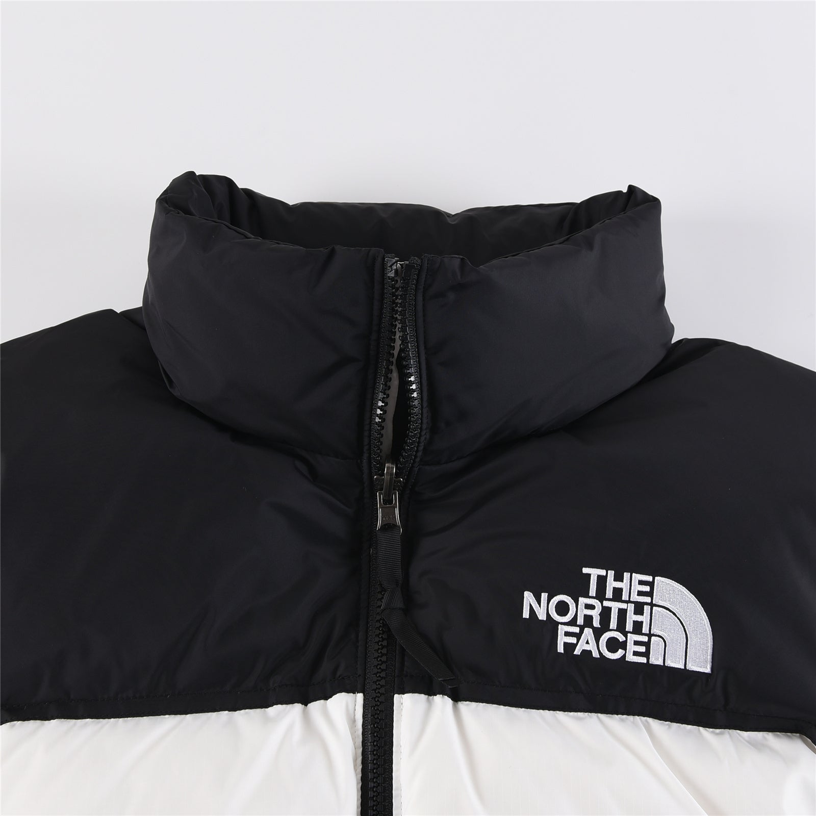 THE NORTH FACE 1996 RETRO NUPTSE JACKET - TNF WHITE / TNF BLACK